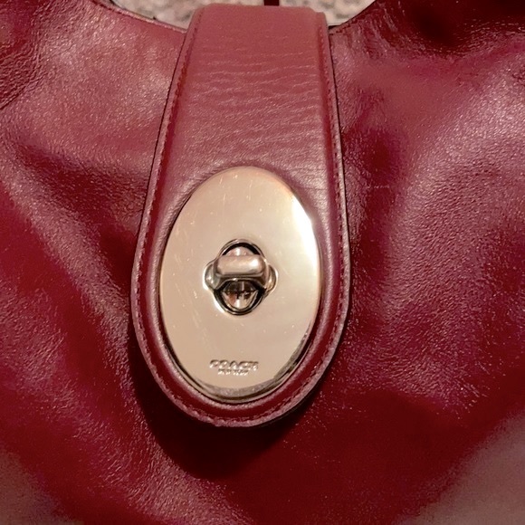 Coach Carlyle Smooth Leather Merlot Shoulder Bag Purse - Picture 3 of 13